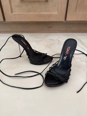 TONY K Melrose Y2K Vintage Lace Up Heels